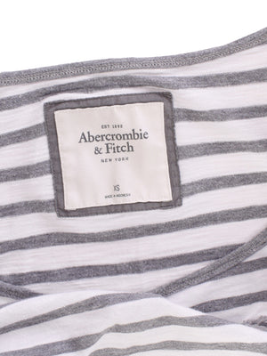 Abercrombie & Fitch Bluse - XS / Hvid / Kvinde - SassyLAB Secondhand
