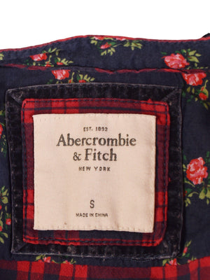 Abercrombie & Fitch Skjorte - S / Rød / Kvinde - SassyLAB Secondhand