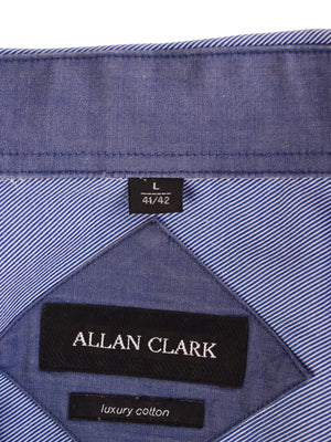 Allan Clark Skjorte - 42 / Blå / Mand - SassyLAB Secondhand