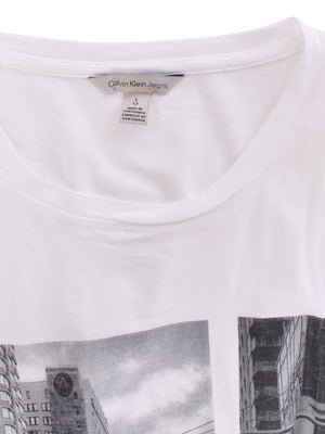 Calvin Klein Jeans T-Shirt - L / Hvid / Kvinde - SassyLAB Secondhand