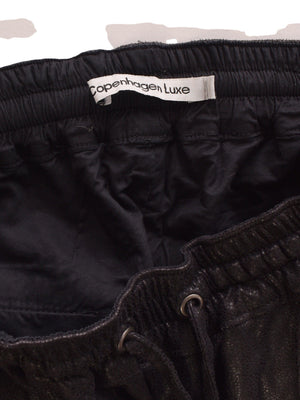 Copenhagen Luxe Shorts - S / Sort / Kvinde - SassyLAB Secondhand