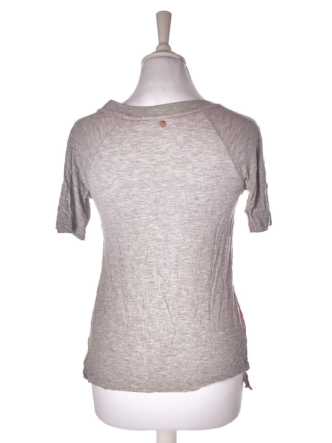 Dranella T-Shirt - XS / Grå / Kvinde - SassyLAB Secondhand