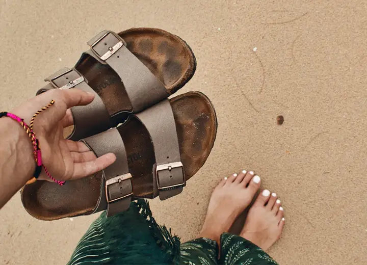 Shop dine næste sandaler secondhand hos SassyLAB. Se vores store udvalg her.