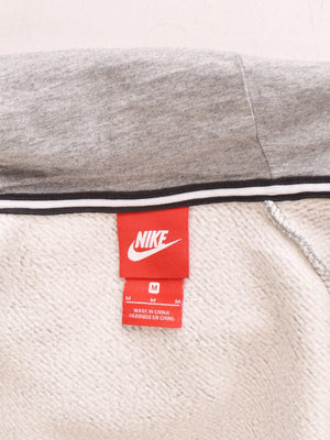 Nike Sweatshirt - M / Grå / Kvinde - SassyLAB Secondhand