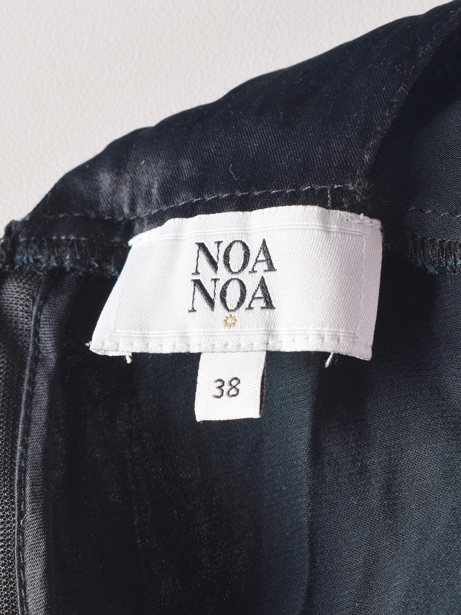 Noa Noa Kjole - 38 / Sort / Kvinde - SassyLAB Secondhand