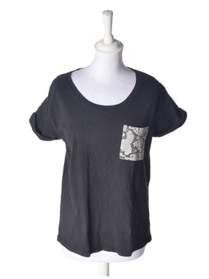 Ukendt Brand T-Shirt - M/L / Sort / Kvinde - SassyLAB Secondhand